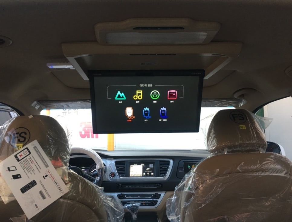 영등포 천장 모니터 장착/ 동양 XM-1760P+보조 모니터+미러 동글 2018 카니발 썬루프타입 베이지 천장 모니터 장착/ 카니발 블랙박스 장착 전문 / 영등포구 문래동