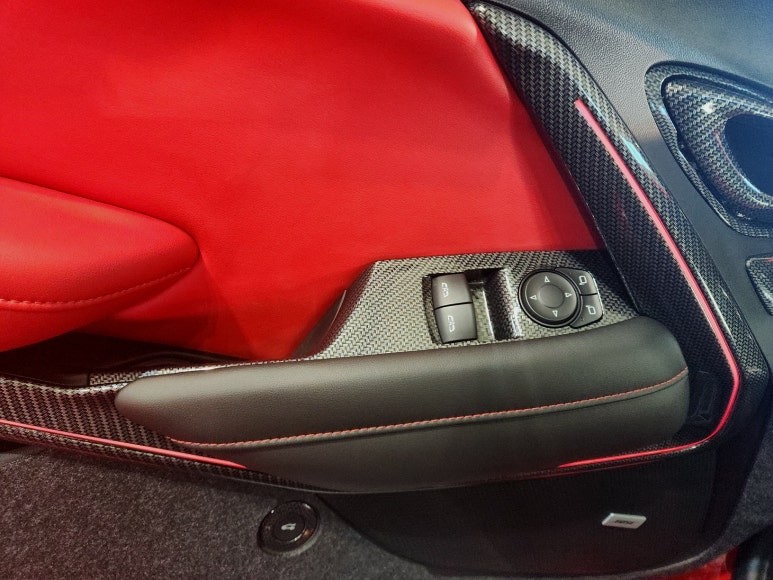 카마로 6.5세대 도어 카본 수전사 작업 / 경기 광주