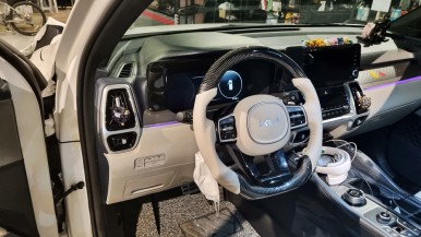 쏘렌토 리얼카본핸들 작업 후기: 고급스러운 변신 완료! 천연소가죽의 감촉까지! / 경기 광주