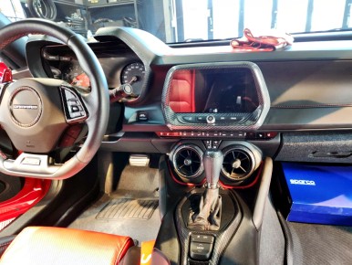 쉐보레 카마로 실내 카본수전사 작업｜포인트 튜닝으로 완성도 끌어올리기 / 경기 광주