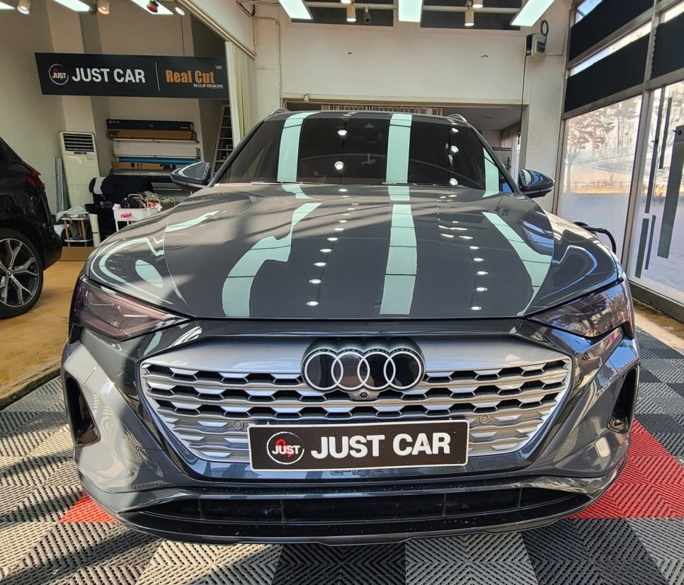 동탄 랩핑, 은색 크롬 몰딩이 싫다면! q8 이트론 크롬죽이기 시공기 참고 필수! / 화성시 동탄 반송동 | 오늘의카 - 튜닝,정비  시공후기 모음 앱