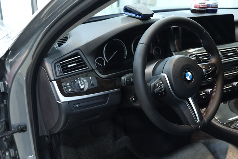 BMW F10 실내랩핑 / 4d 리얼 카본 시공 / 대구 카앤맨