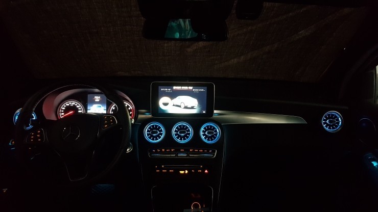 [분당 벤츠 전문점] 벤츠 W253 전기형 GLC클래스 GLC300 쿠페 순정형 송풍구 엠비언트 전면송풍구 LED교체 작업 ★최저가 행사중(부가세 포함)★ / 성남 분당구 정자동