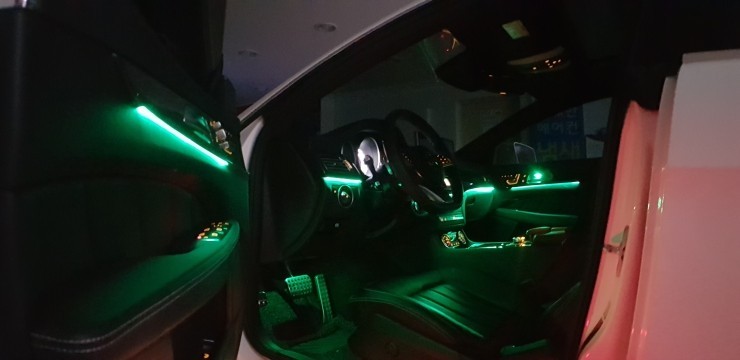 [분당벤츠전문점] 벤츠 CLS W218 CLS400 2017년식 순정 3색 엠비언트를 순정 12색 멀티컬러 엠비언트 시공작업 / 성남 분당구 정자동