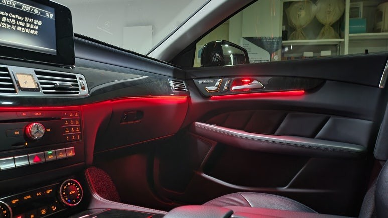 분당 벤츠전문 CLS 엠비언트 광량UP 순정12색 컬티컬러 엠비언트 업그레이드 순정 핸들 버튼 방식 / 성남 분당구 정자동