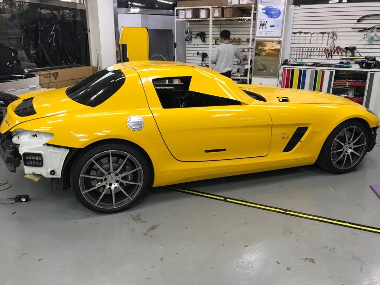 랩퍼 더 콰이엇 벤츠 SLS AMG 전체랩핑 화이트에서 옐로우! / 경기 광명