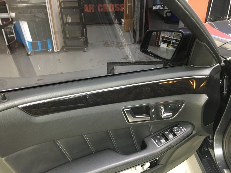 벤츠 E350 W212 올드한 우드몰딩 카본블랙으로 완벽 체인지