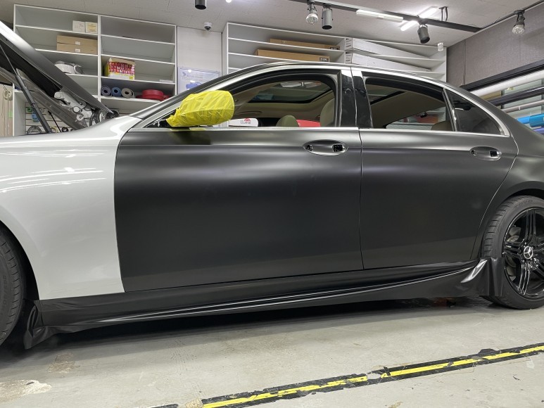 벤츠 E클래스 사틴다크그레이 랩핑 후 사고, 이왕 이런거 사틴블랙 가즈아~! / 광명, 안양, 시흥