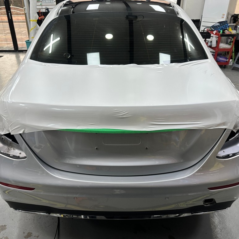 벤츠 E클래스 350d 전체랩핑으로 변화무쌍한 변신을 원하신다면? / 광명, 안양, 시흥