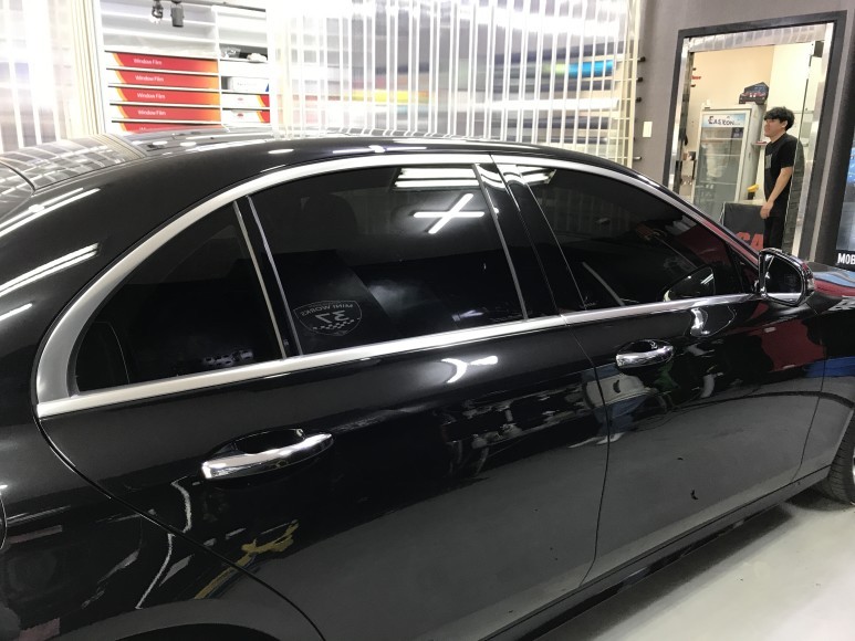 벤츠 E350윈도우크롬 랩핑, 잘못된 랩핑으로 피해보지 마세요!