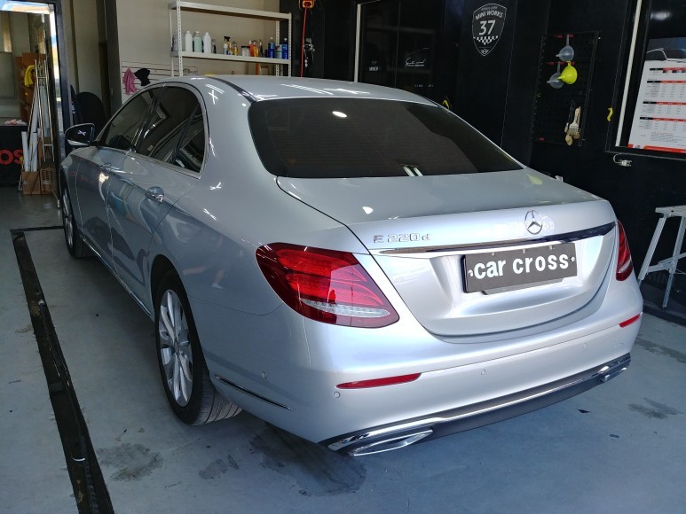 벤츠 E220d 자동차 전체랩핑 3M 1080 미드나잇블루!
