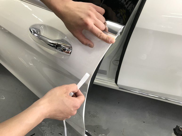 벤츠 S350 PPF 시공해야 차량을 지킬 수 있습니다.
