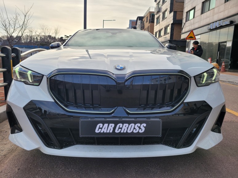 BMW G60 아이코닉글로우 키드니그릴 랩핑의 완성도 / 광명, 안양, 시흥