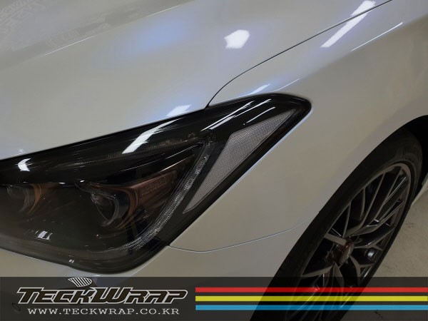 제네시스 G80 택랩(Teckwrap) 화이트 카멜레온 블루펄 래핑 / 인천 서구