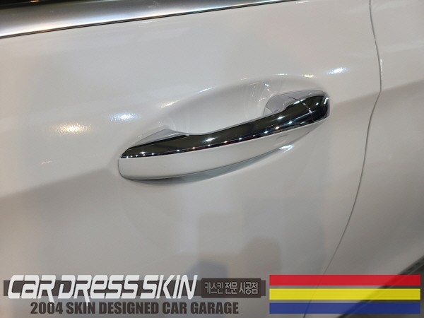 벤츠 E300 유광화이트 순정 느낌의 자동차랩핑