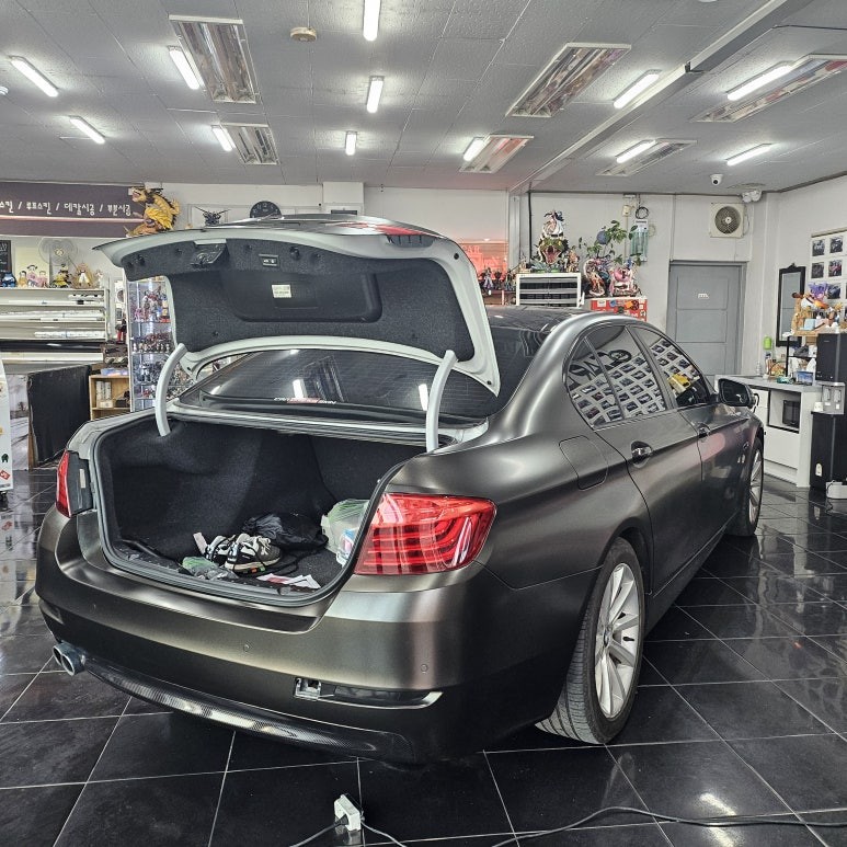 BMW 5시리즈 528i 사고 수리 랩핑 더스트 골드 대전 카드레스스킨 / 대전 중구 산성동