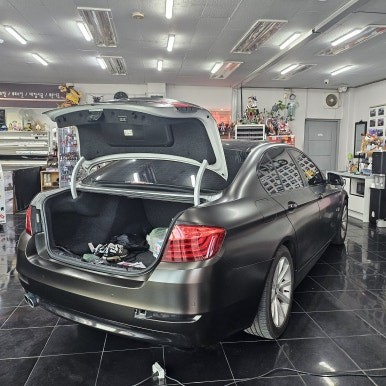 BMW 5시리즈 528i 사고 수리 랩핑 더스트 골드 대전 카드레스스킨 / 대전 중구 산성동