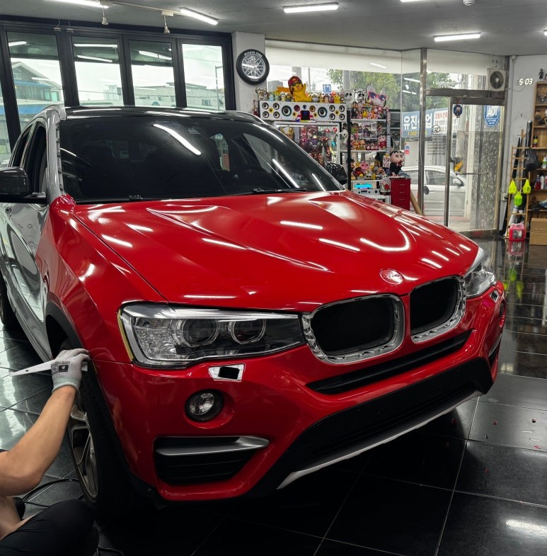 BMW F26 X4 강렬한 레드 랩핑으로 스포츠성이 짙어지다. [전체랩핑, 루프스킨, 포인트 랩핑] 대전 카드레스스킨 / 대전 중구 산성동