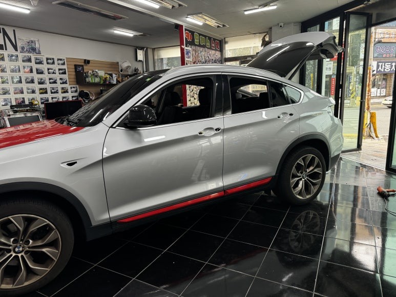 BMW F26 X4 강렬한 레드 랩핑으로 스포츠성이 짙어지다. [전체랩핑, 루프스킨, 포인트 랩핑] 대전 카드레스스킨 / 대전 중구 산성동