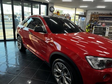 BMW F26 X4 강렬한 레드 랩핑으로 스포츠성이 짙어지다. [전체랩핑, 루프스킨, 포인트 랩핑] 대전 카드레스스킨 / 대전 중구 산성동