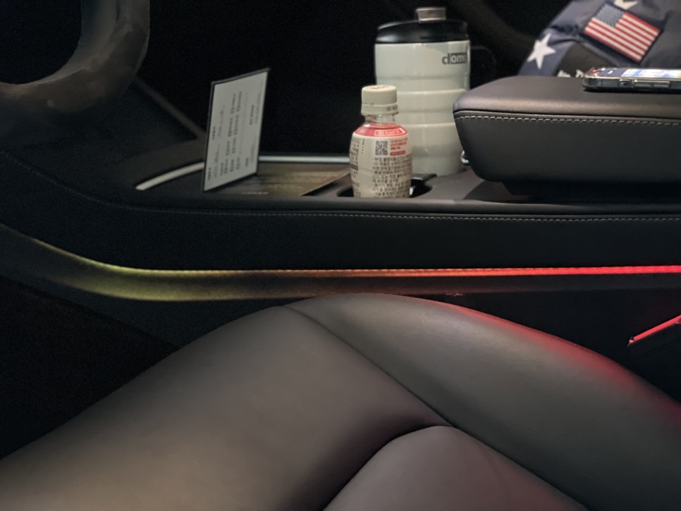 테슬라 모델Y 엠비언트 무빙 코더스로 내부꾸미기 / 대구시 수성구