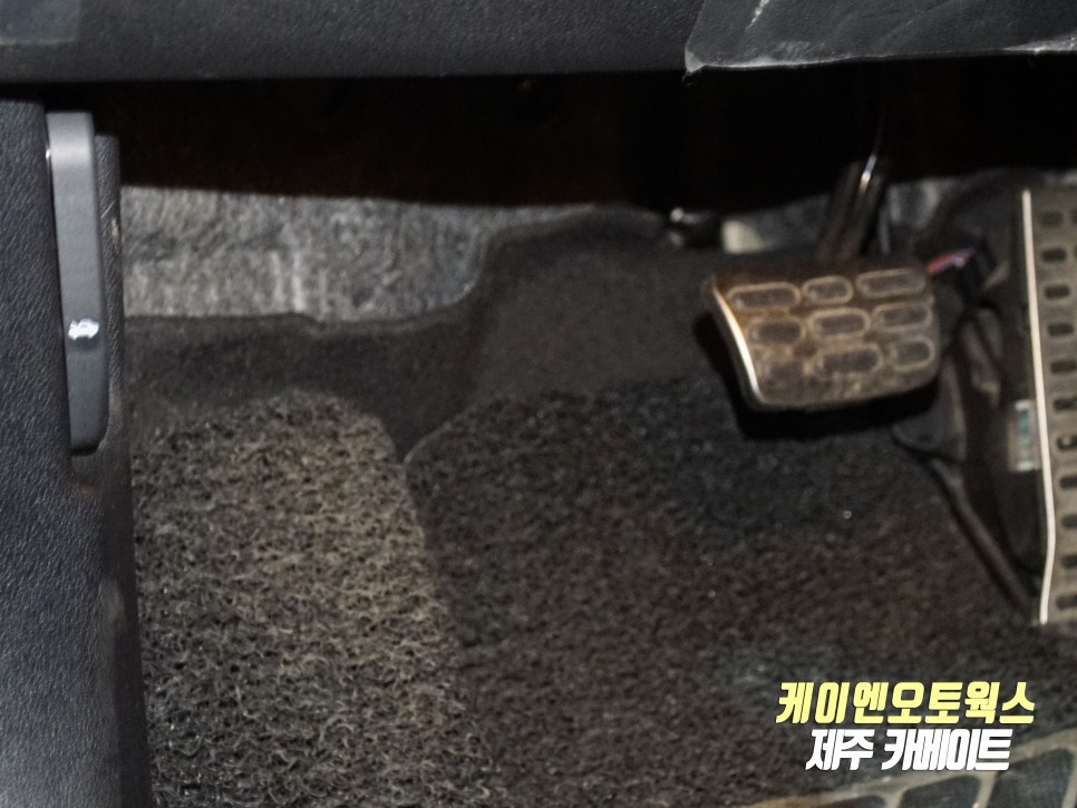 제주 더뉴쏘렌토 전자식 파킹 브레이크 EPB, 오토홀드 옵션 순정 부품 튜닝 작업 / 제주시 오라삼동