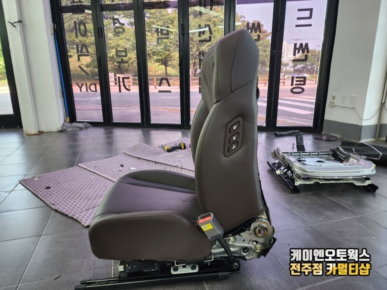 전주 그랜져 GN7 동승석 릴렉션 시트 워크인스위치 시공 / 전주 덕진동
