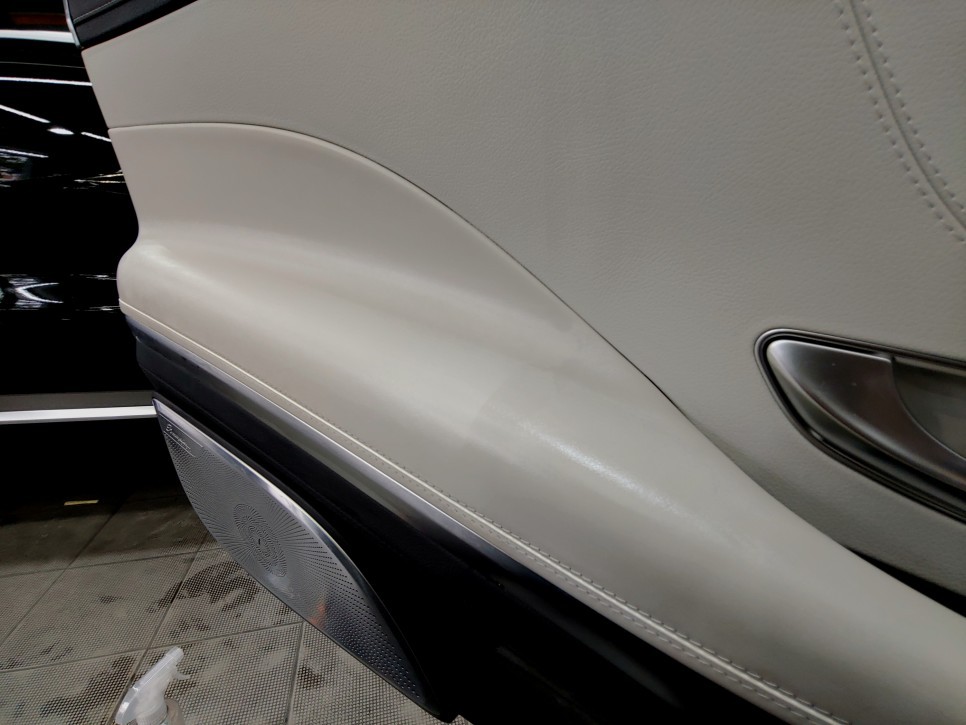 벤츠 S63 AMG 가죽 클리닝 & 가죽코팅 ☆ 새차로 변신 / 서울 광진구, 중곡, 건대