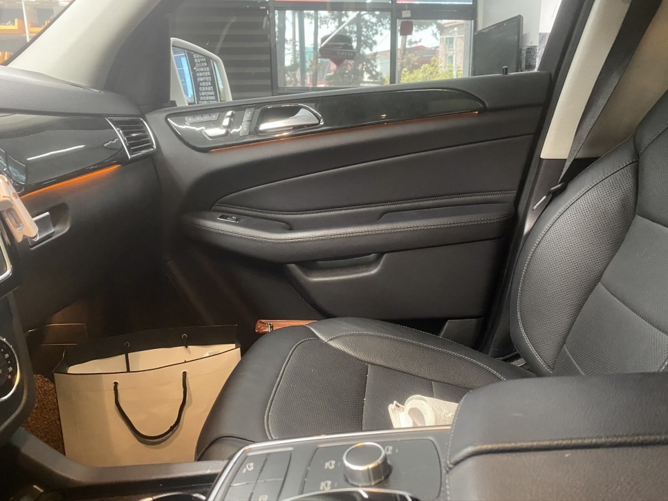 경기남부 / gle 350 d 엠비언트 라이트 벤츠 순정 무드 램프 광량 업 / 수원 영통구 / 수원.화성