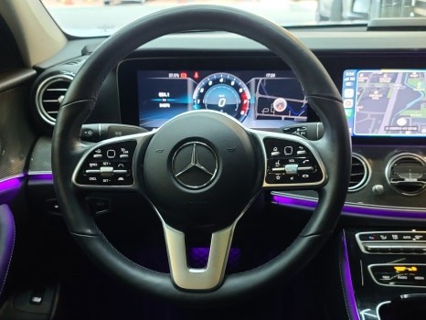 벤츠 E클래스 E300 순정 AMG 잠자리 핸들 & 도어락핀 시공