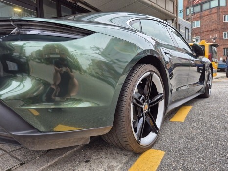 강남 자동차 랩핑, 포르쉐 타이칸 4S 포레스트 그린 전체 랩핑 시공, / 강남구 역삼동