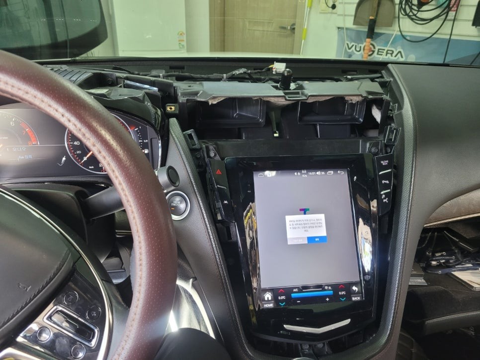 전주에서 방문해주신 캐딜락CTS 안드로이드올인원설치는 엉터리로 해놓고 작업한 샾은 문을닫았네요! 순정화면활성작업 ,후방카메라교체완료!!!#캐딜락CTS안드로이드#캐딜락올인원설치 / 청주, 세종, 천안