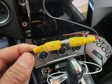 폭스바겐 CC 타샾에서설치한 안드로이드 올인원 갑자기 후방카메라가 작동이 안되고 후방전환도안된다? AHD후방카메라교체작업#청주폭스바겐CC후방카메라#폭스바겐CC안드로이드올인원 / 청주, 세종, 천안