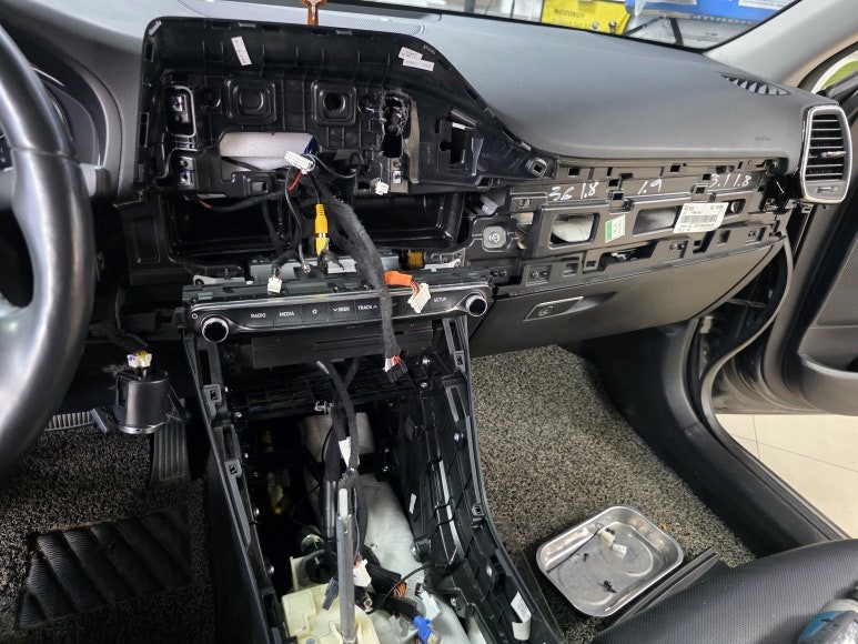 그랜져IG 안드로이드올인원작업후 잃어버린 순정기능 살리기~ 순정모니터커스텀작업 순정기능복구 재작업완료 !!! #그랜져IG순정기능활성안드로이드#그랜져IG안드로이드#스팅어안드로이드 / 청주, 세종, 천안