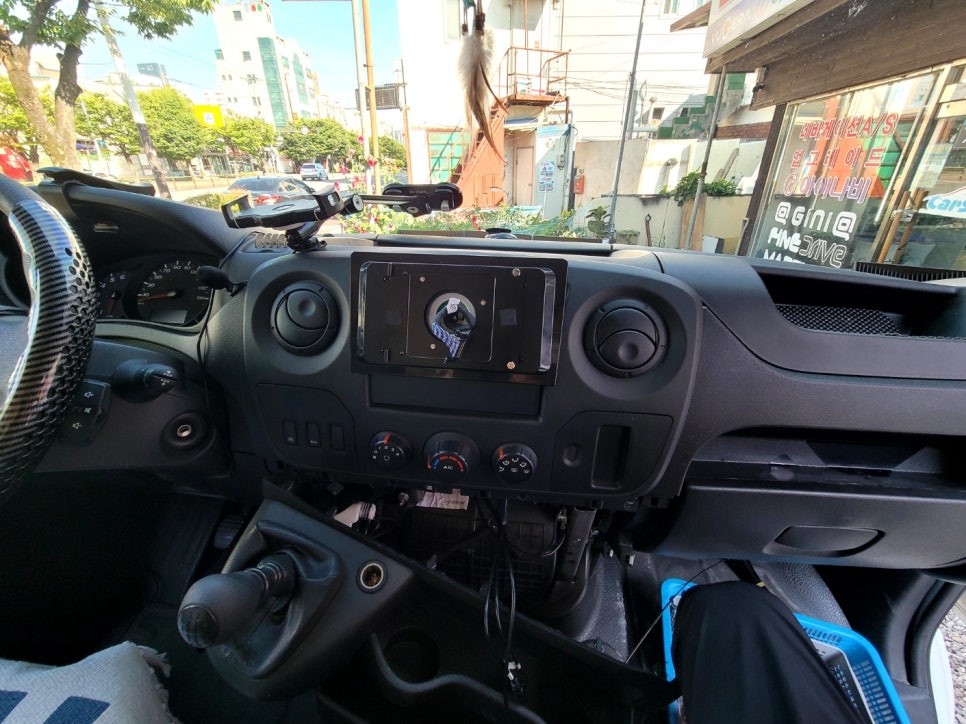 르노마스터 캠핑카 13.3인치 안드로이드 올인원달기~ 클라이드코리아 직구 #청주르노마스터안드로이드#르노마스터모니터교체#클라이드코리아청주장착점 / 청주, 세종, 천안