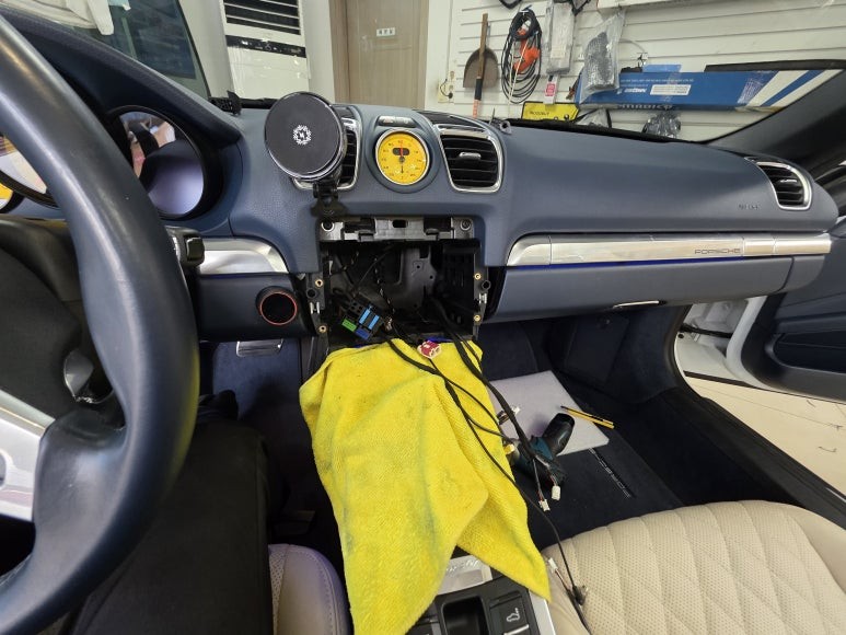 포르쉐박스터 안드로이드 올인원설치하기 후방카메라AHD카메라교체 청주포르쉐안드로이드#포르쉐박스터모니터교체#포르쉐박스터오디오교체#포르쉐박스터후방카메라교체 / 청주, 세종, 천안