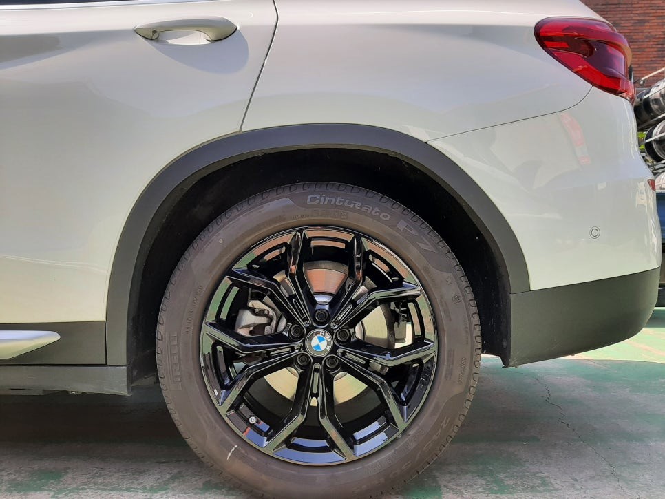 대구 자동차 휠도색-[BMW X3 순정휠 블랙유광 색상 휠복원]휠수리/대구 자동차 휠