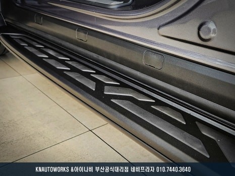 싼타페MX5 멋진 사이드 연출, 편리한 승하차 위한 순정 사이드스텝 설치 / 부산 금정구 부곡동