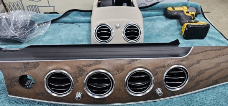 시흥 벤츠 E클래스 W213 송풍구 4D전동부메스터 엠비언트 이거 정말 이뻐요. / 대구,구미