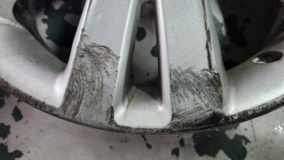 쉐보레 스파크 15인치 순정휠 1개 도색복원 청주휠복원 청주휠수리 청주 휠복원 / 청주시 서원구