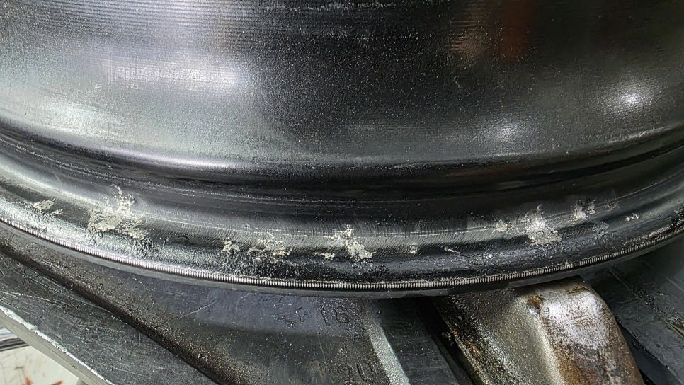 기아 올 뉴 쏘렌토 19인치 순정휠 휠부식수리 휠부식  청주휠복원 청주휠수리 청주 휠복원 / 청주시 서원구