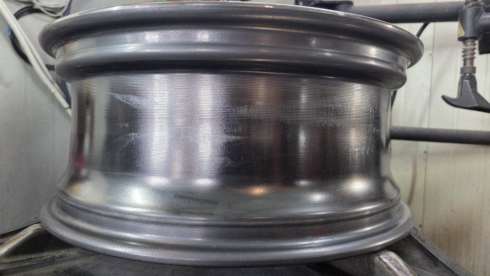 기아 올뉴쏘렌토 19인치 크롬휠 휠부식수리 휠부식  청주휠복원 청주휠수리 청주 휠복원 / 청주시 서원구