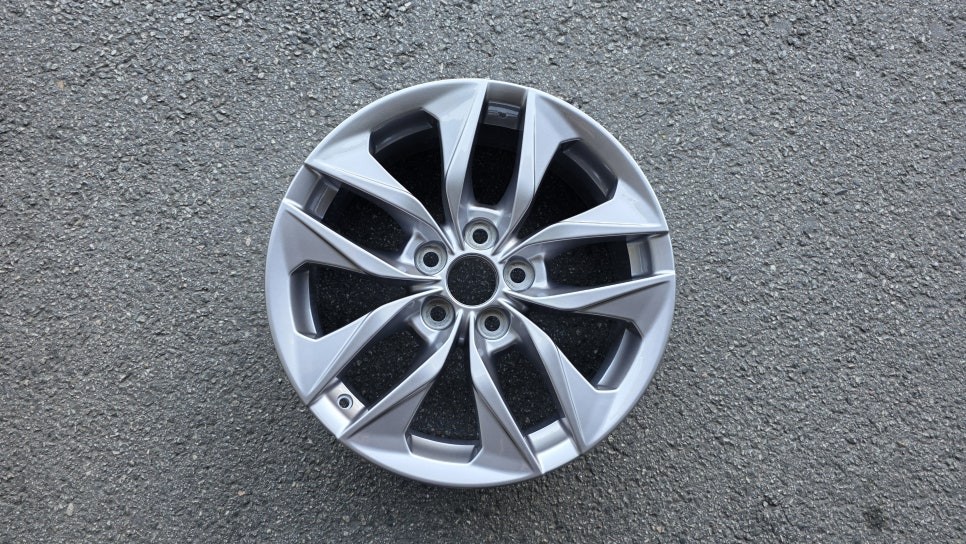 도요타 시에나 17인치 순정휠 1개 도색복원  청주휠복원 청주휠수리 청주 휠복원 / 청주시 서원구