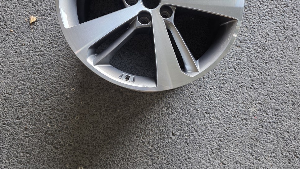 제네시스 GV80 20인치 순정휠 1개 컷팅복원  청주휠복원 청주휠수리 청주 휠복원 / 청주시 서원구