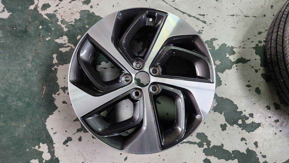 햔대 투싼 19인치 순정휠 1개 컷팅복원 청주휠복원 청주휠수리 청주 휠복원 / 청주시 서원구