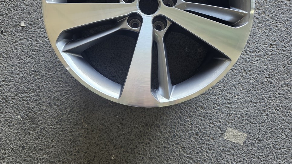 제네시스 GV80 20인치 순정휠 1개 컷팅복원  청주휠복원 청주휠수리 청주 휠복원 / 청주시 서원구