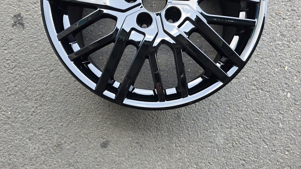 현대 쏘나타 N라인 19인치 블랙유광휠 1개 도색복원  청주휠복원 청주휠수리 청주 휠복원 / 청주시 서원구