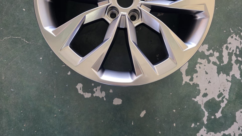 기아 쏘렌토 MQ4 20인치 스파터링휠 1개 복원  청주휠복원 청주휠수리 청주 휠복원 / 청주시 서원구