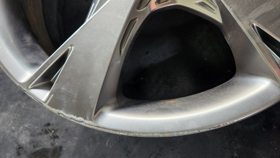 제네시스 GV80 22인치 크롬 휠 복원 / 청주시 서원구