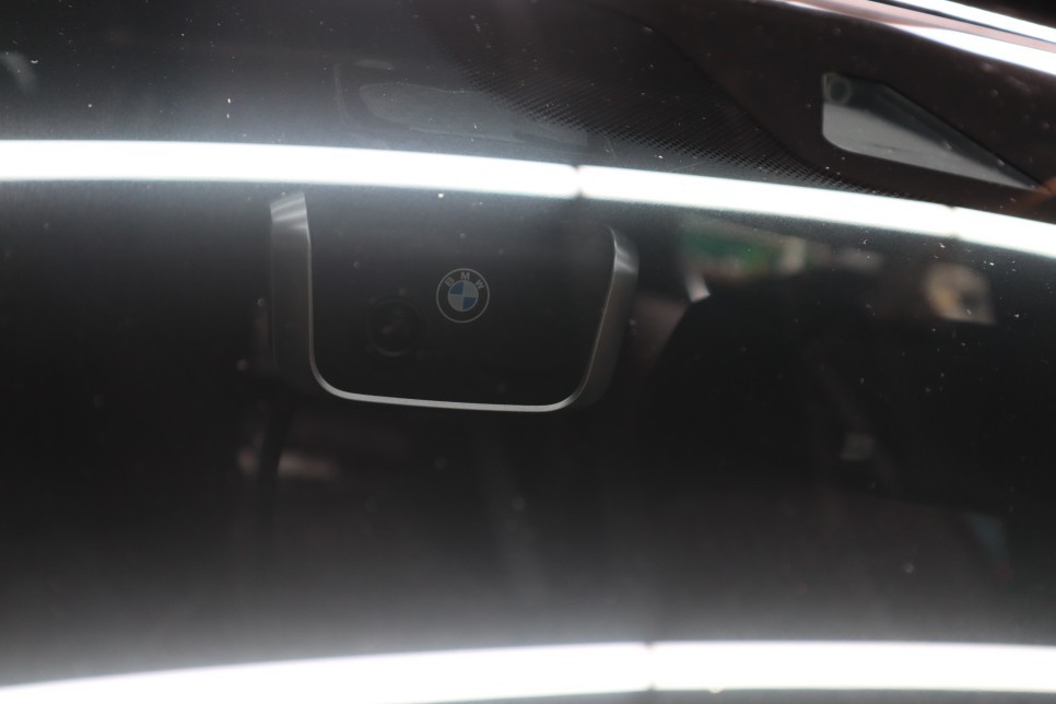창원 블랙박스 BMW 540i 오랜시간 녹화를 위해 보조배터리도 같이 설치해보도록 하겠습니다! / 창원,마산,경남